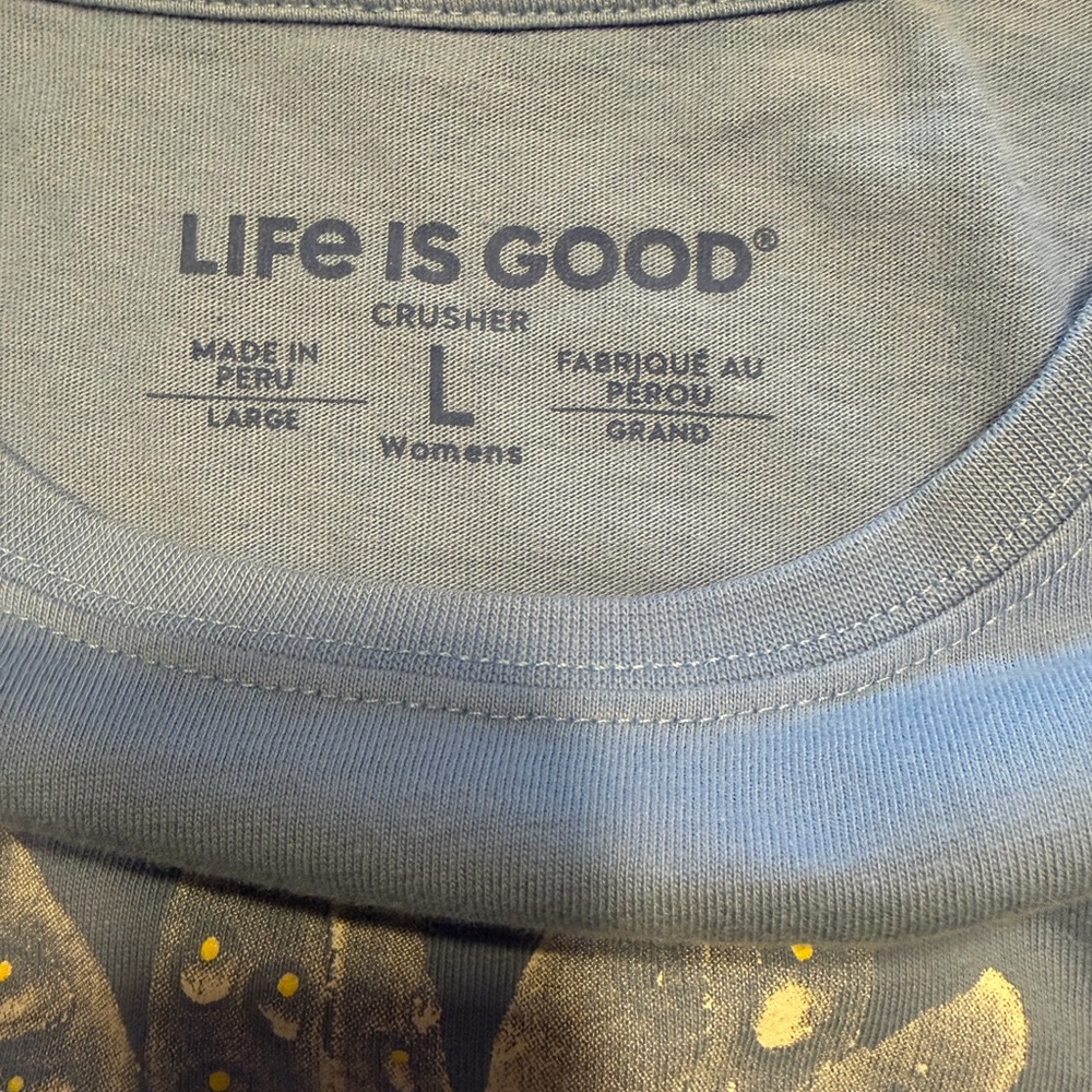 NWT Life Is Good Blue Tee with Daisy Graphic - Picture 4 of 5